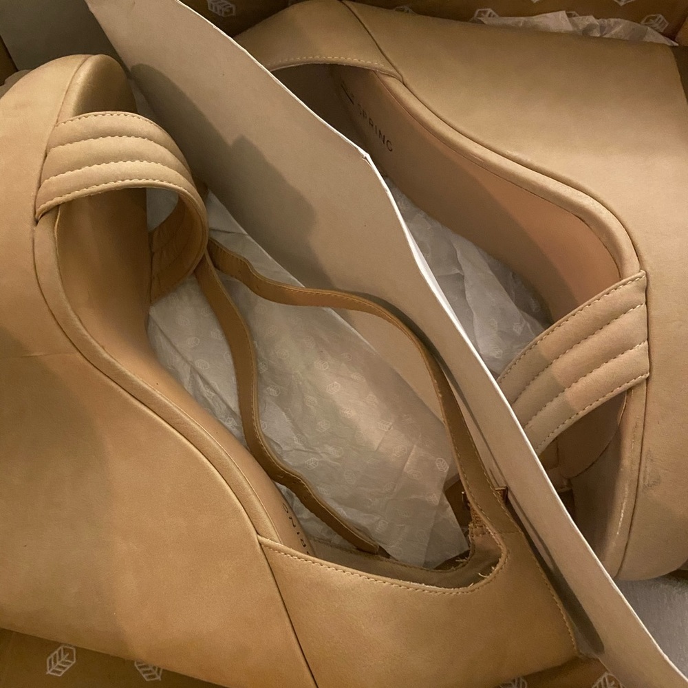 Canuel wedges call it spring